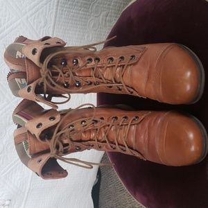 STEVE MADDEN CAMARRO COMBAT BOOTS
